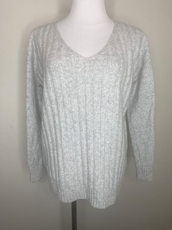 GAP Sweaters - Gap Pale Gray V Neck Sweater Sz Small Cozy Wool Blend Minimalism Preppy